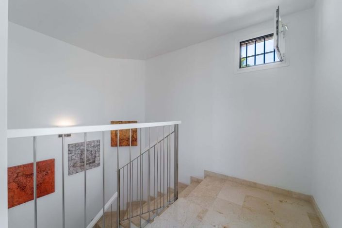 Image No.35-4 Bed Semi-Detached for sale