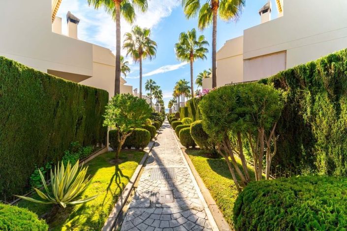 Image No.43-4 Bed Semi-Detached for sale