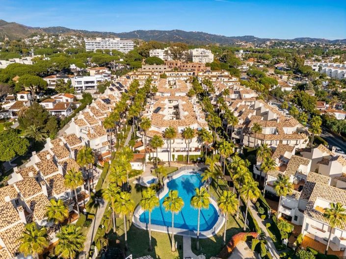 Image No.50-4 Bed Semi-Detached for sale