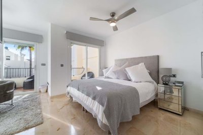 1447-659914-78d1f4f8b6655591b02d22fabb36a692d