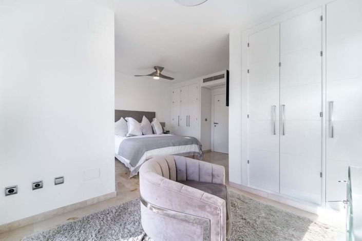 Image No.9-4 Bed Semi-Detached for sale