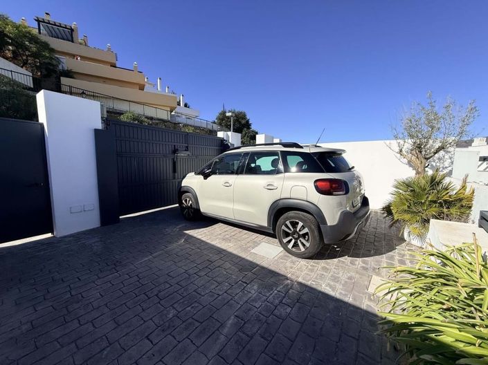 Image No.35-3 Bed Townhouse for sale