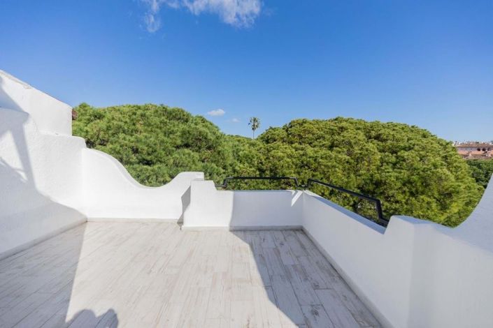 Image No.14-4 Bed Semi-Detached for sale