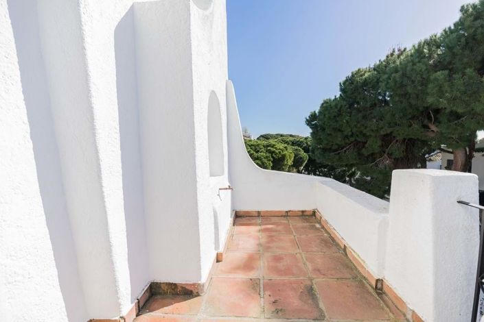 Image No.18-4 Bed Semi-Detached for sale