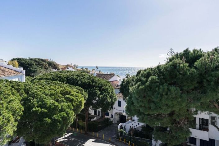 Image No.21-4 Bed Semi-Detached for sale