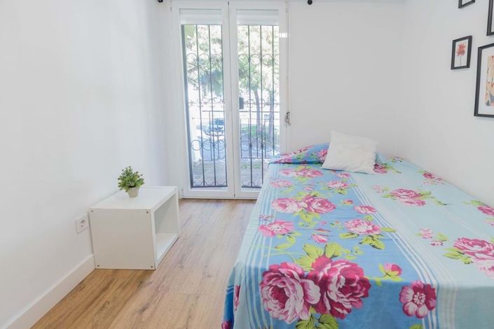 Image No.26-4 Bed Semi-Detached for sale