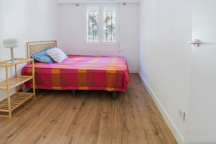 Image No.28-4 Bed Semi-Detached for sale