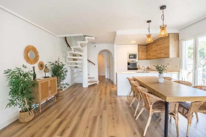 Image No.5-4 Bed Semi-Detached for sale