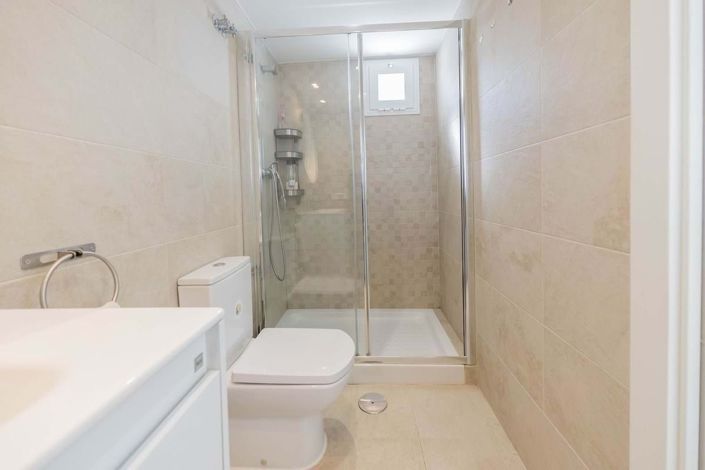 Image No.50-4 Bed Semi-Detached for sale