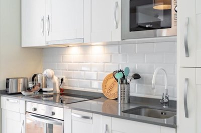 1447-659879-78d1f4f8b6655591b02d22fabb36a692d