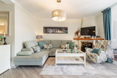 1447-659879-78d1f4f8b6655591b02d22fabb36a692d