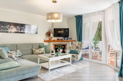 1447-659879-78d1f4f8b6655591b02d22fabb36a692d