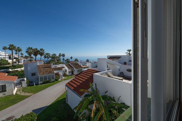 Image No.28-3 Bed Semi-Detached for sale