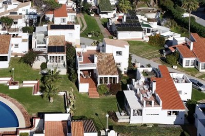 1447-659881-78d1f4f8b6655591b02d22fabb36a692d