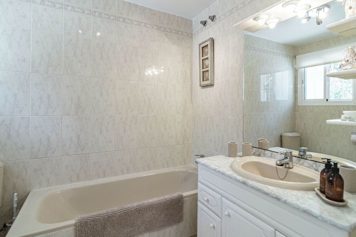 Image No.26-3 Bed Villa for sale