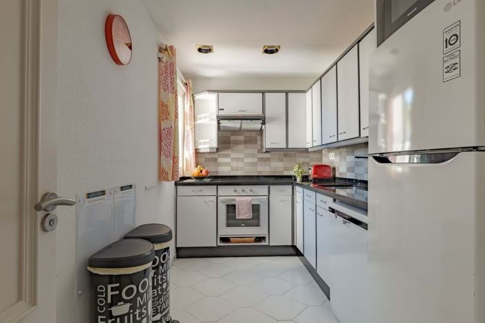 Image No.21-3 Bed Apartment for sale