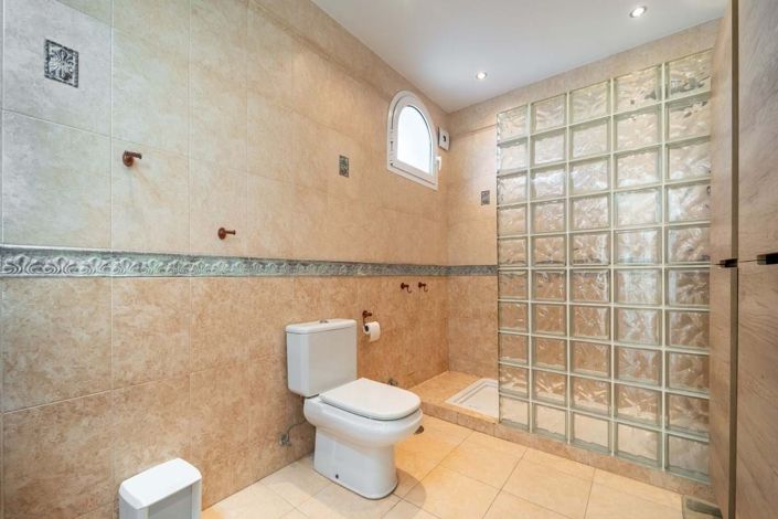 Image No.17-3 Bed Villa for sale