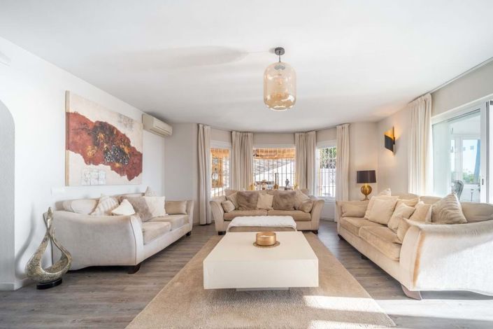 Image No.6-3 Bed Villa for sale