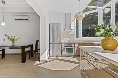 1447-659894-78d1f4f8b6655591b02d22fabb36a692d