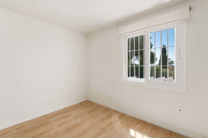 Image No.26-4 Bed Villa for sale