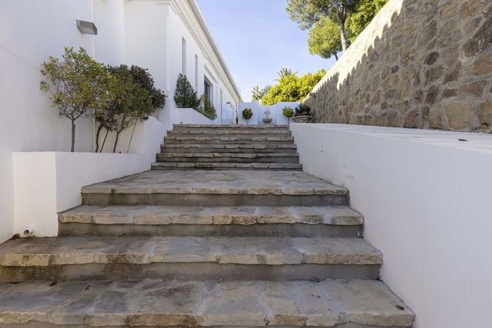 Image No.14-4 Bed Villa for sale