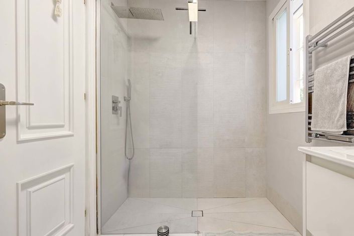 Image No.39-4 Bed Villa for sale