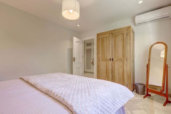 Image No.48-4 Bed Villa for sale