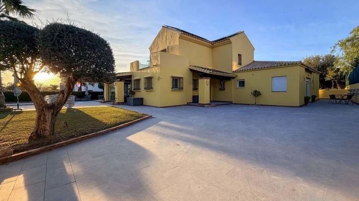 Image No.42-4 Bed Villa for sale