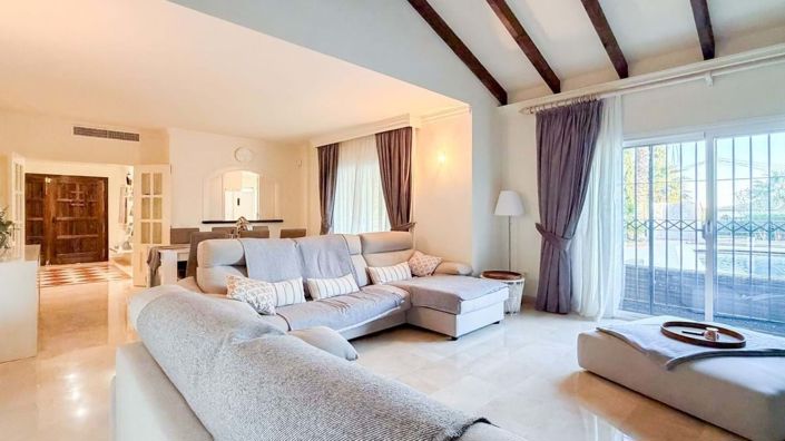 Image No.5-4 Bed Villa for sale