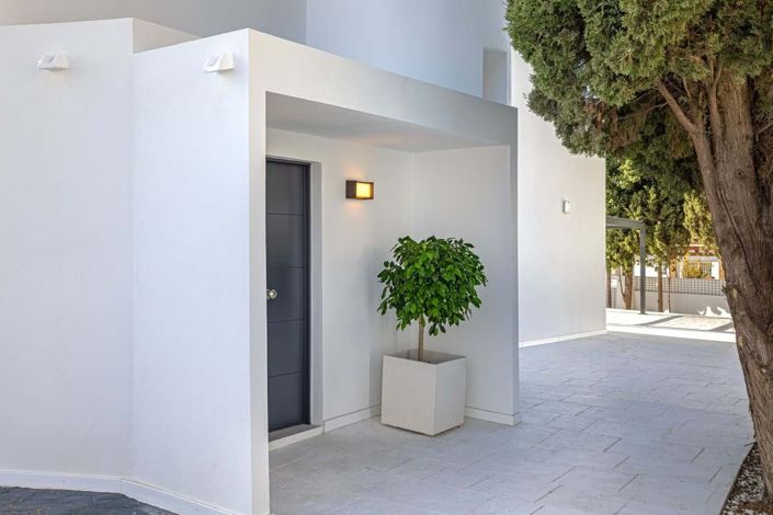 Image No.17-3 Bed Villa for sale