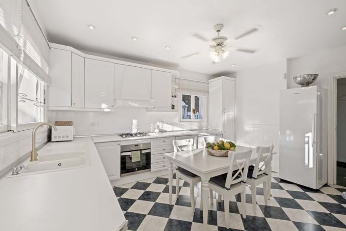 Image No.15-6 Bed Villa for sale