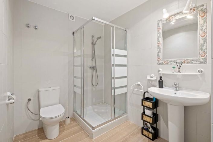 Image No.23-6 Bed Villa for sale