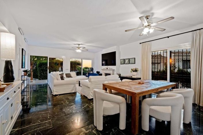 Image No.37-6 Bed Villa for sale