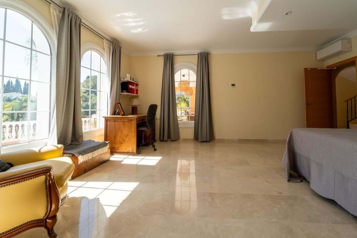 Image No.60-5 Bed Villa for sale