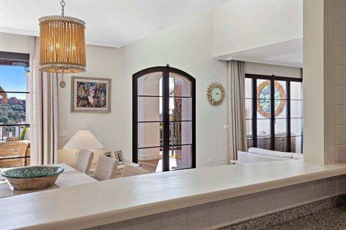 Image No.10-4 Bed Semi-Detached for sale