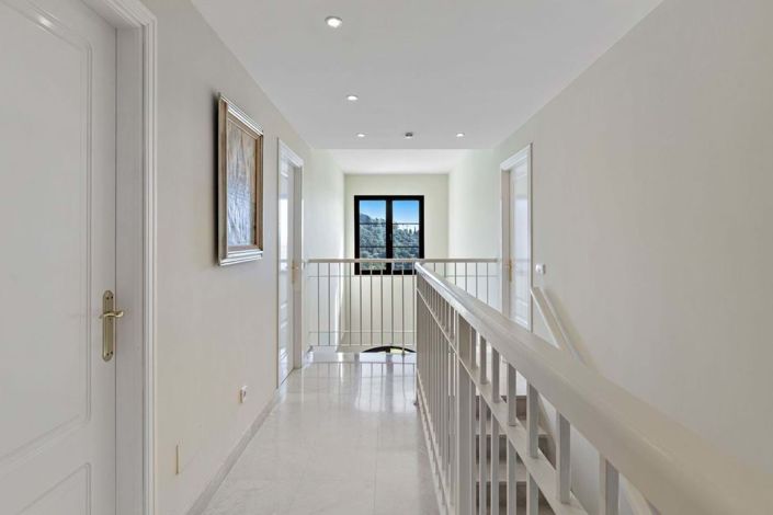 Image No.17-4 Bed Semi-Detached for sale