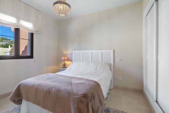 Image No.25-4 Bed Semi-Detached for sale