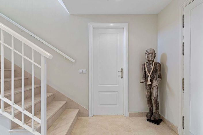 Image No.30-4 Bed Semi-Detached for sale