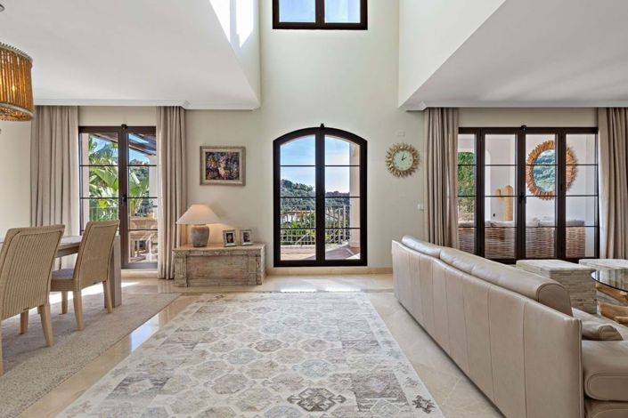 Image No.38-4 Bed Semi-Detached for sale