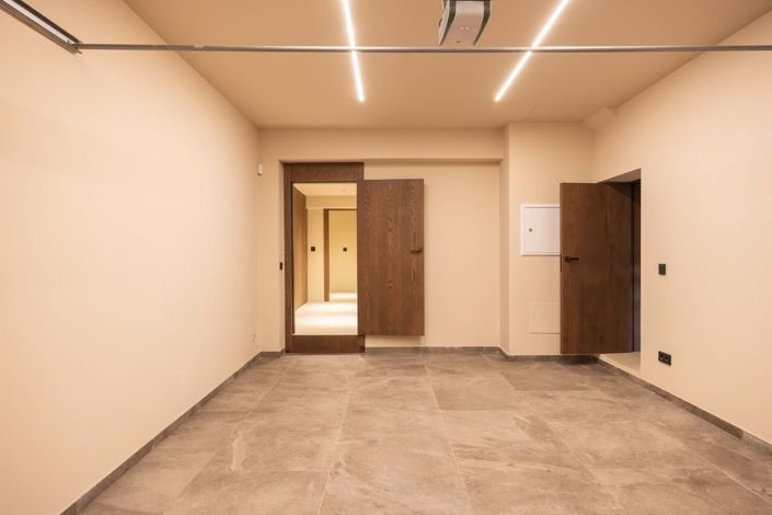 Image No.56-5 Bed Villa for sale