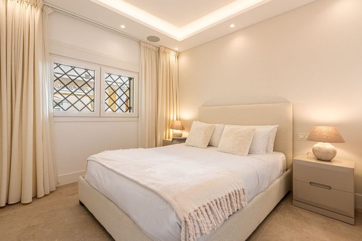 Image No.27-4 Bed Townhouse for sale