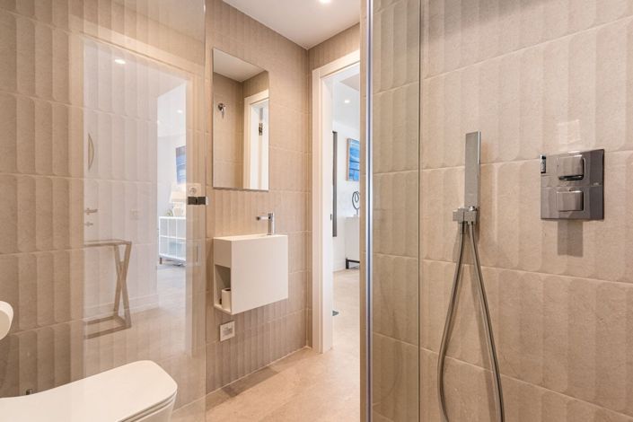 Image No.30-4 Bed Townhouse for sale