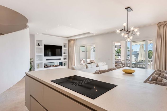 Image No.4-4 Bed Townhouse for sale