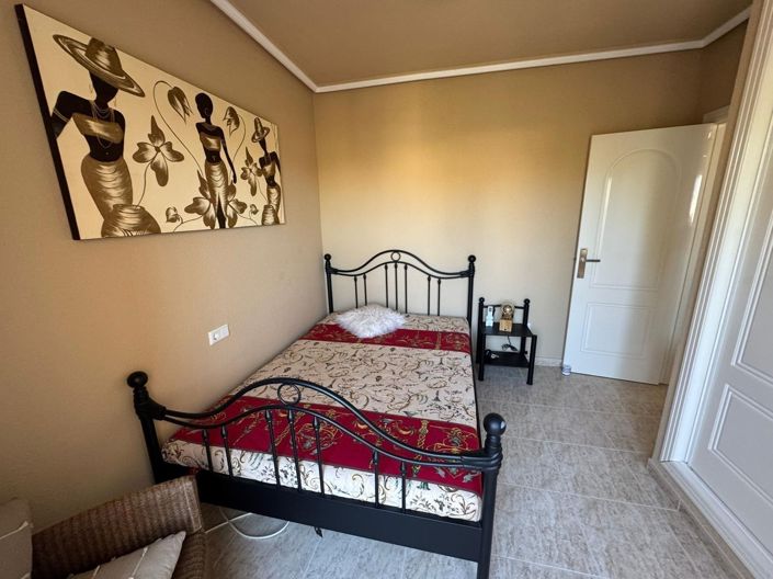 Image No.14-3 Bed Townhouse for sale