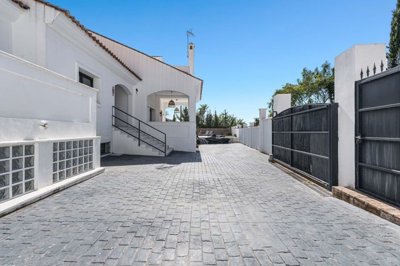 1447-660420-78d1f4f8b6655591b02d22fabb36a692d