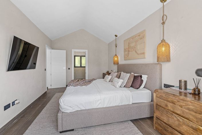 Image No.36-5 Bed Villa for sale