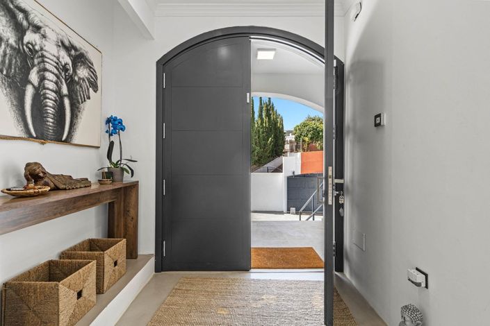 Image No.37-5 Bed Villa for sale