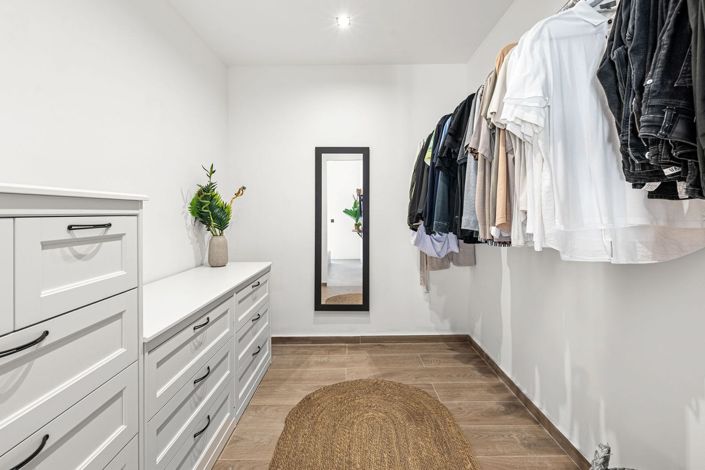 Image No.8-5 Bed Villa for sale