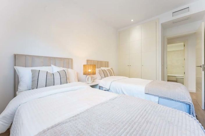 Image No.20-3 Bed Apartment for sale