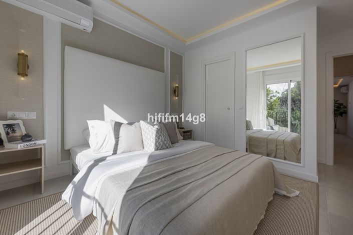 Image No.11-4 Bed Townhouse for sale